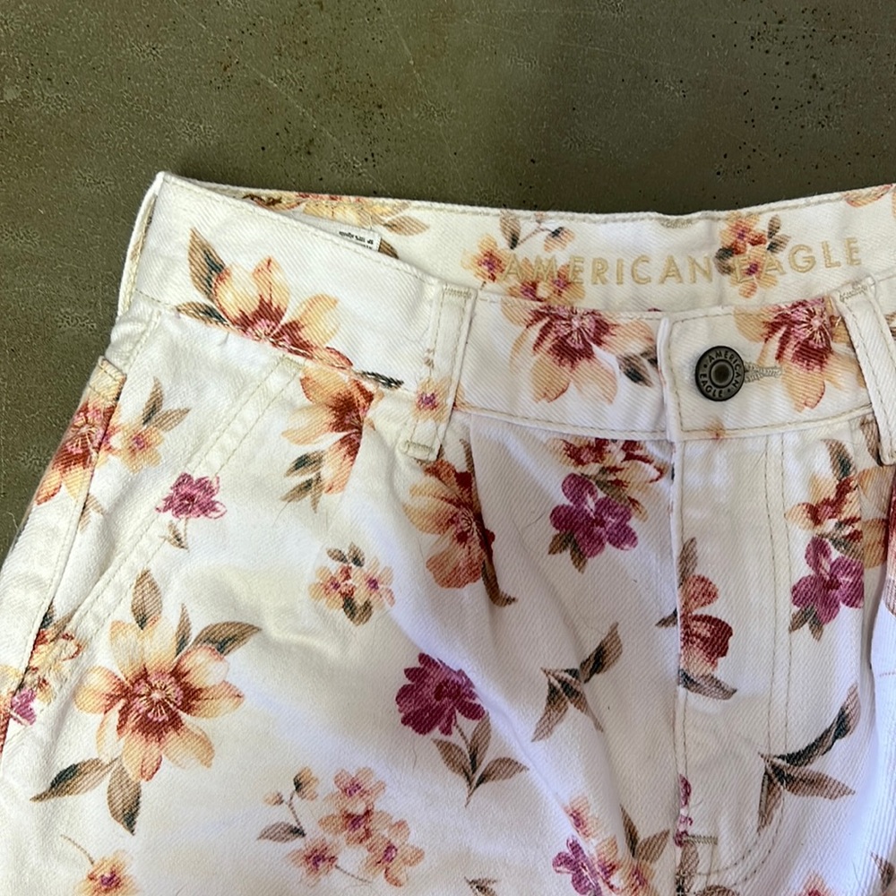 AE Mom Shorts